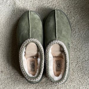 Uggs slippers